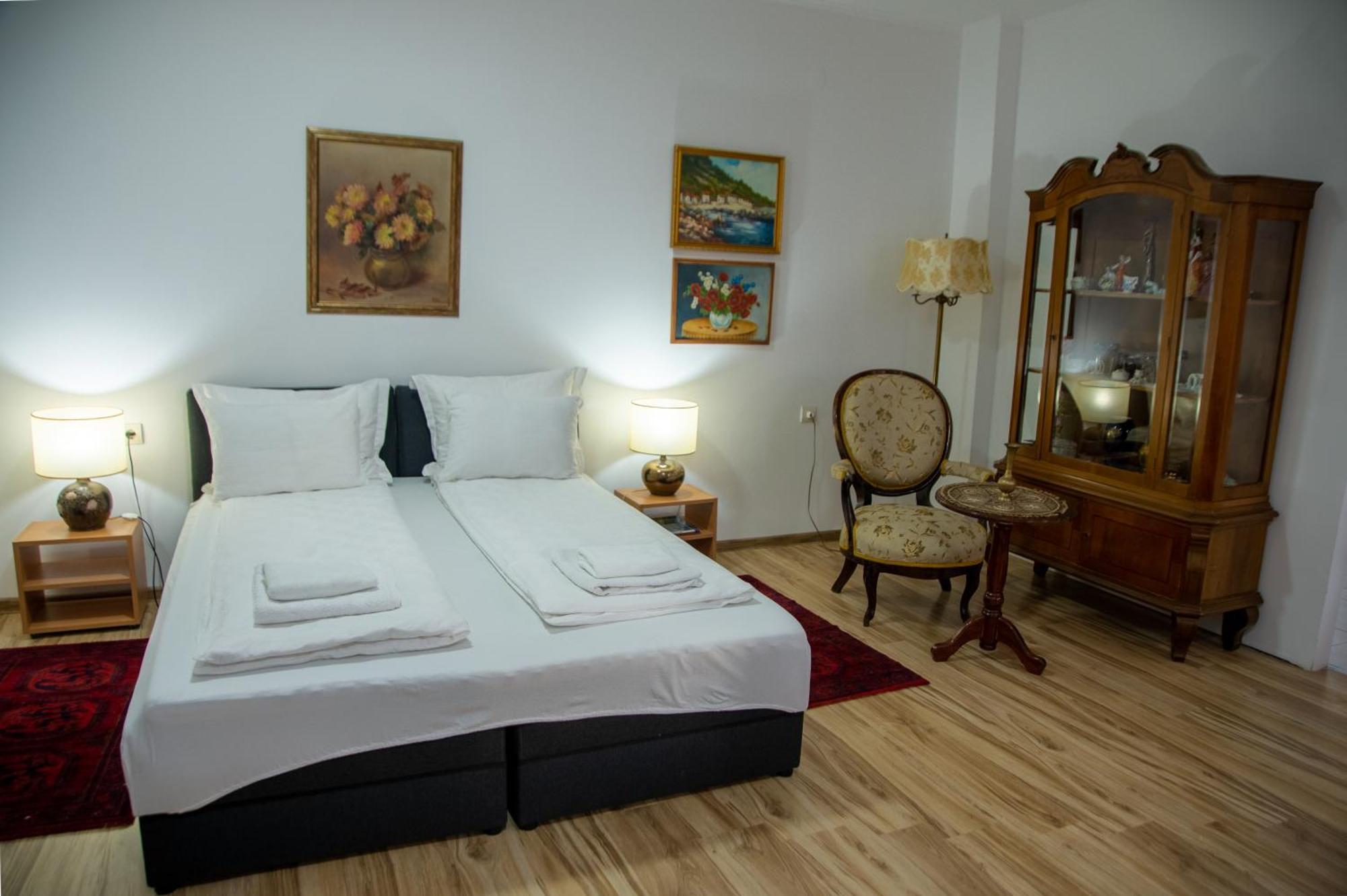 סרמסקי קרלובצ'י Apartman Centar מראה חיצוני תמונה