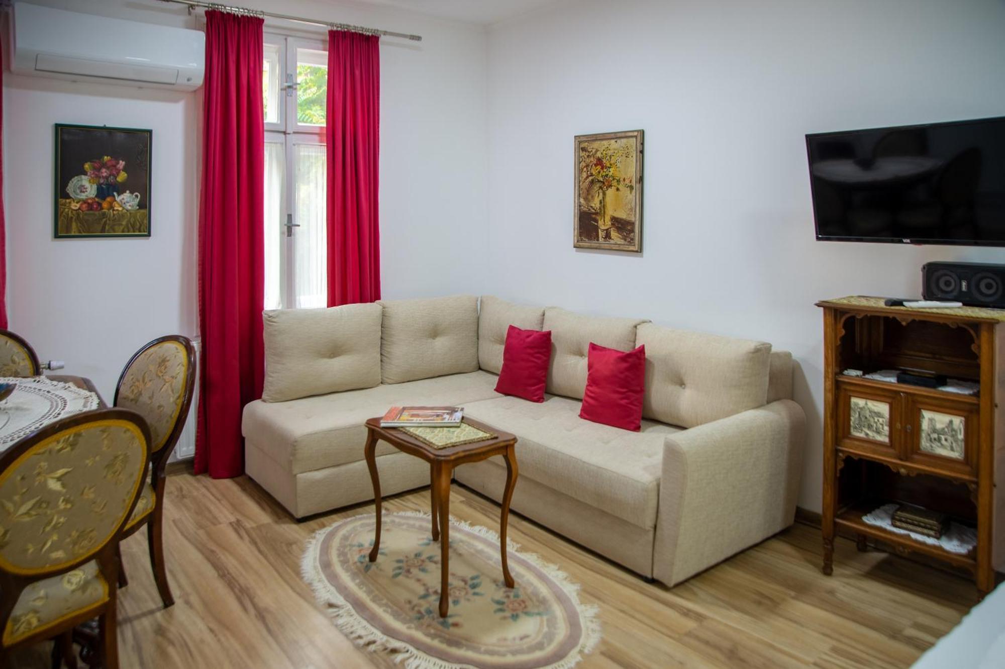 סרמסקי קרלובצ'י Apartman Centar מראה חיצוני תמונה