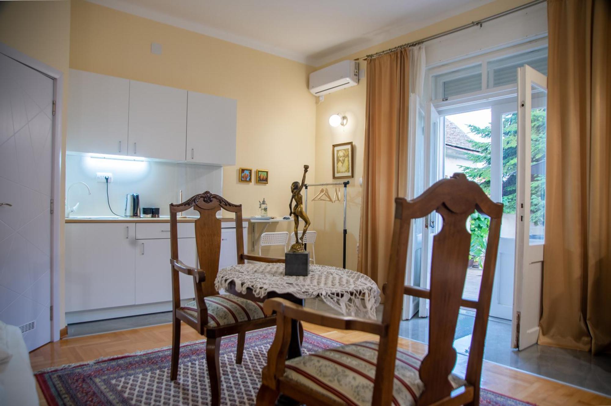 סרמסקי קרלובצ'י Apartman Centar מראה חיצוני תמונה
