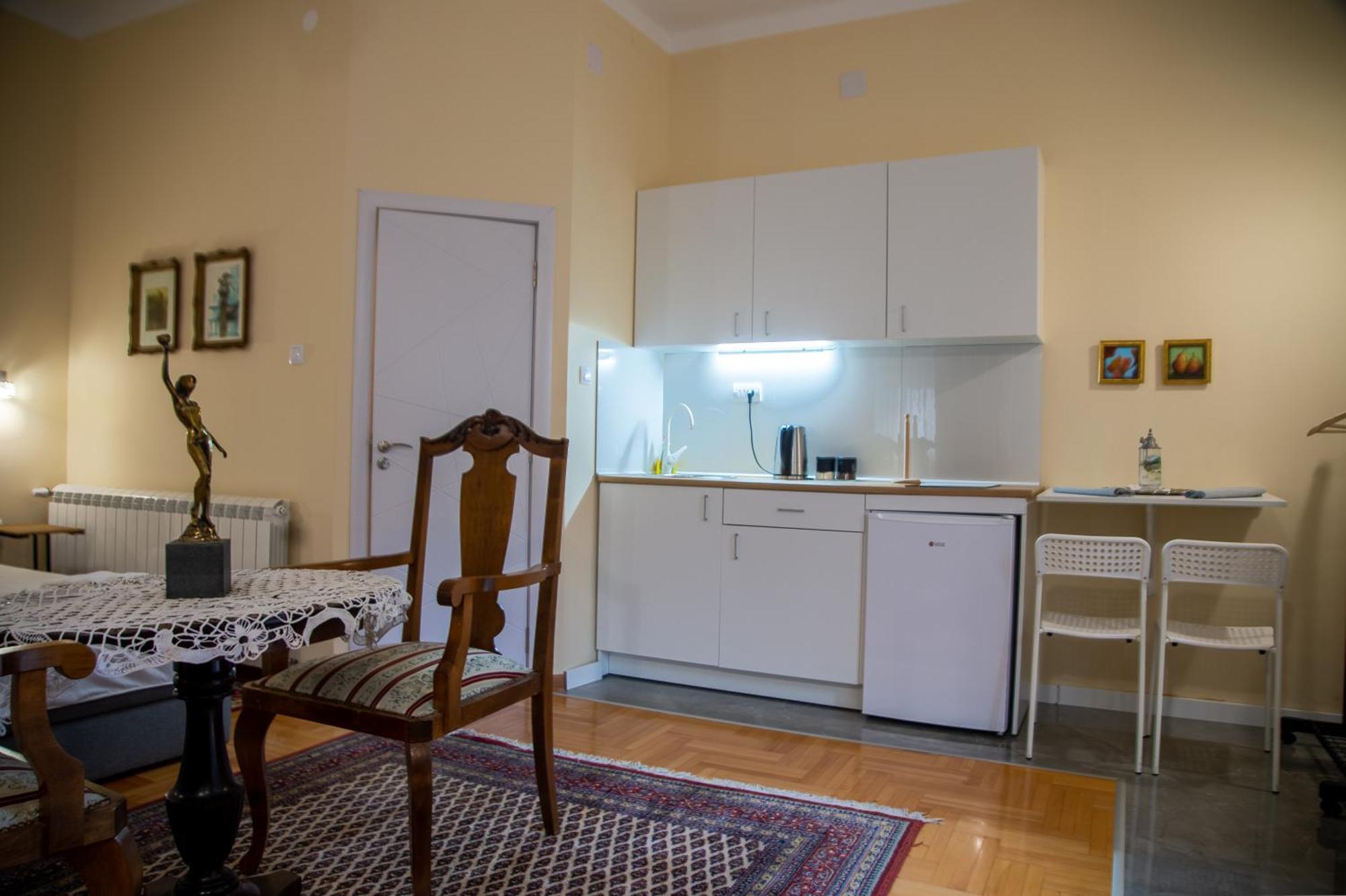 סרמסקי קרלובצ'י Apartman Centar מראה חיצוני תמונה