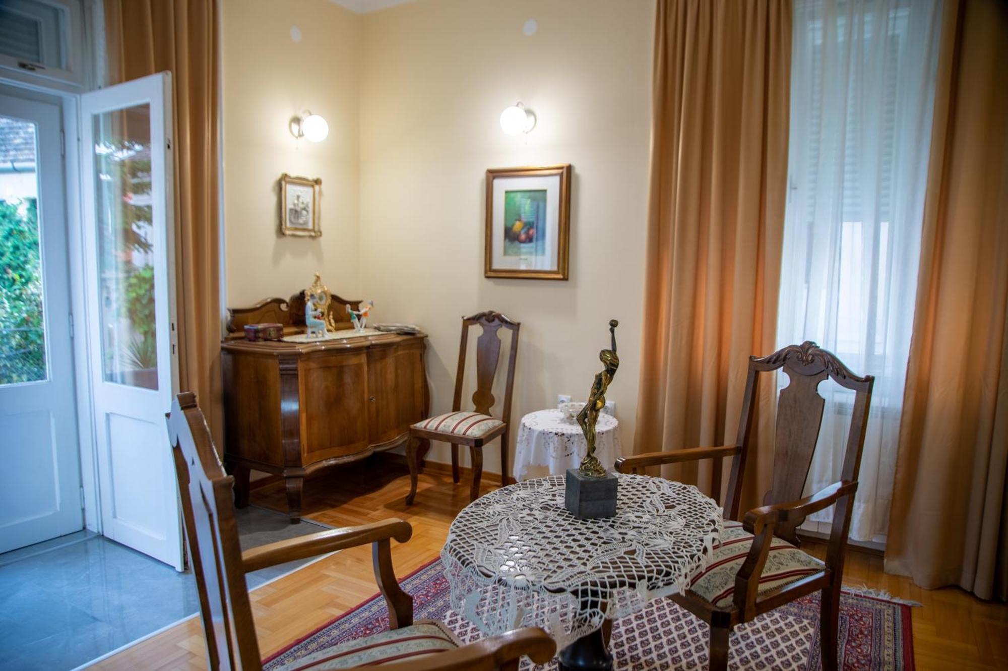 סרמסקי קרלובצ'י Apartman Centar מראה חיצוני תמונה