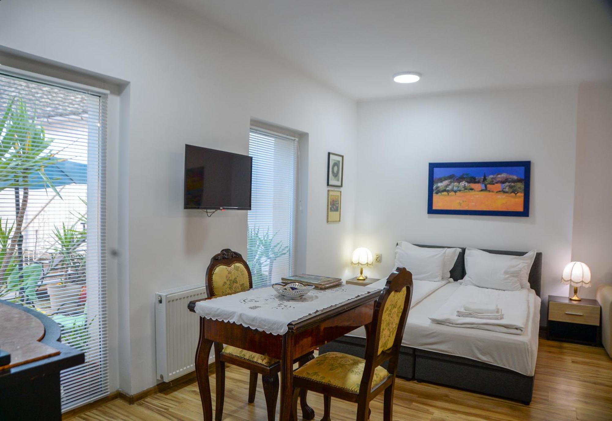 סרמסקי קרלובצ'י Apartman Centar מראה חיצוני תמונה