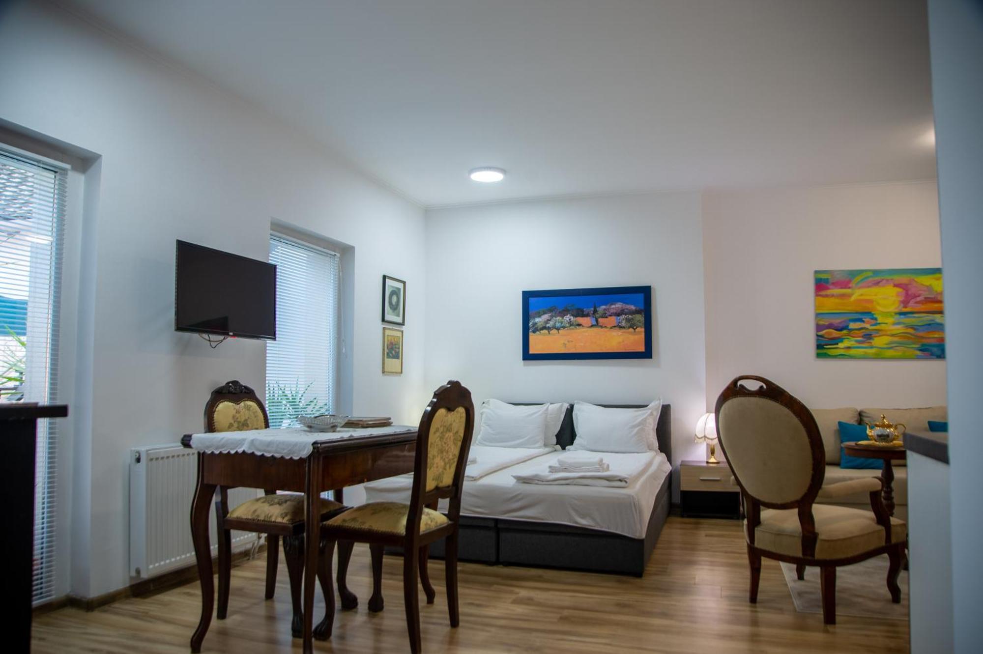 סרמסקי קרלובצ'י Apartman Centar מראה חיצוני תמונה