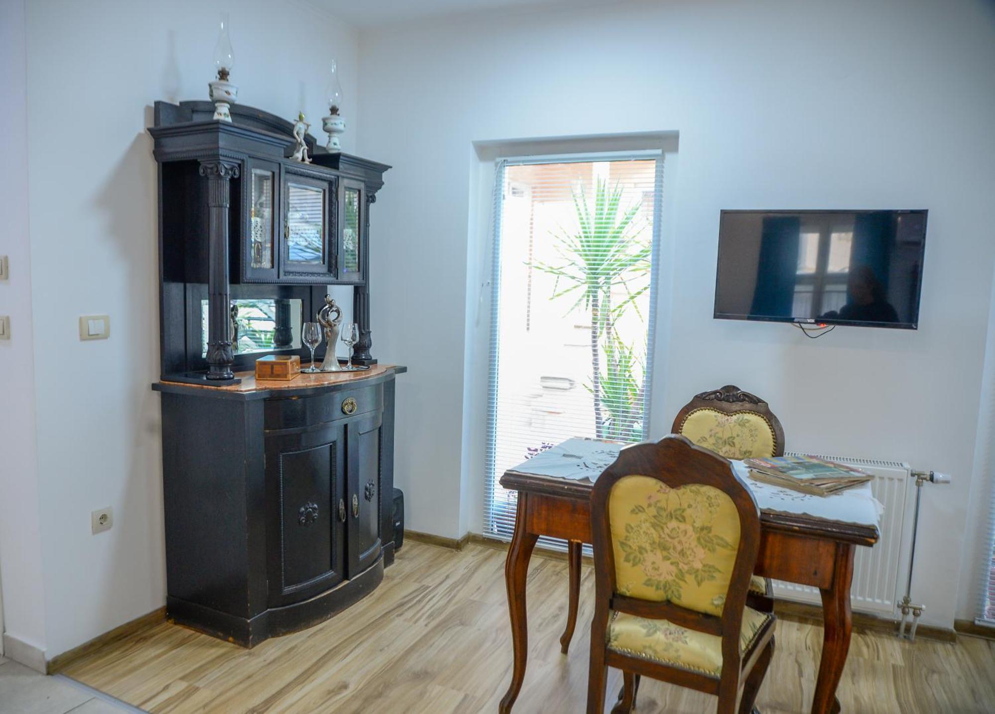 סרמסקי קרלובצ'י Apartman Centar מראה חיצוני תמונה